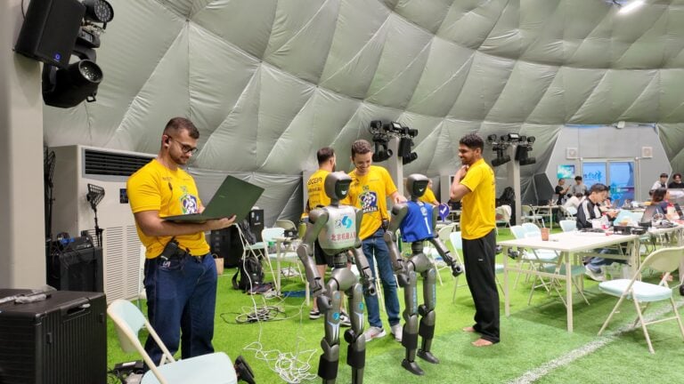 Brasil disputa futebol de robôs humanoides em Olimpíada na China